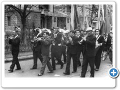1969 г. 1 мая. Колонна техникума со воим духовым оркестром