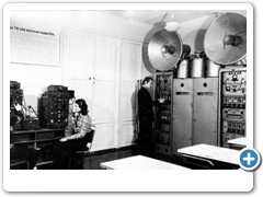 1977 г. Лаборатория радиорелейной связи (ауд.305). Зав.лаб. Шнайдерман Г.Ф.