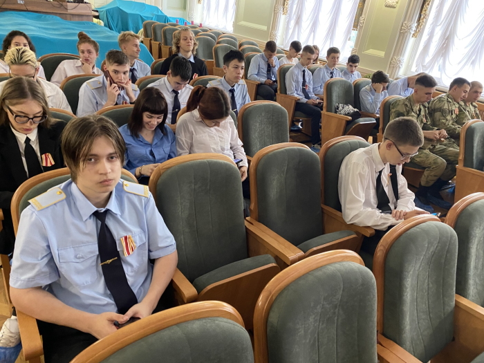 Посещение студентов собрания, посвященное 77-летию со дня окончания ...